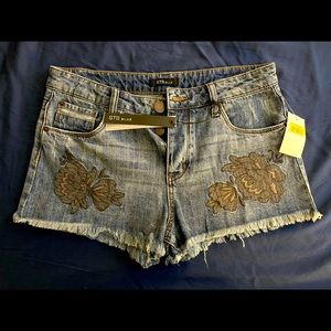 Denim shorts with Flower